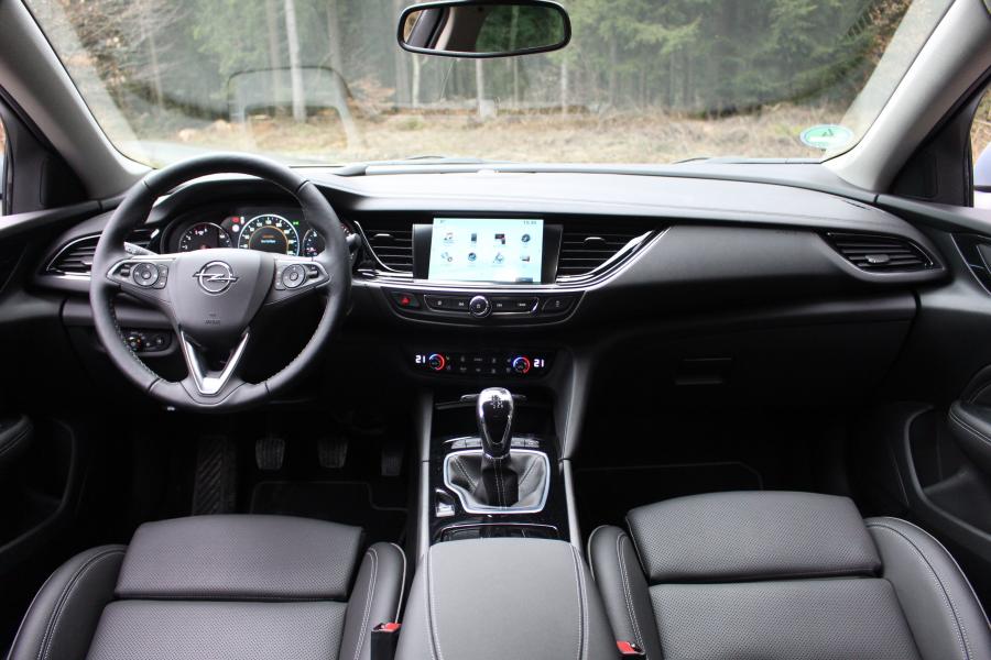 Торпедо Opel Insignia Grand Sport Turbo D 2017 года  (фото 29 из 29)